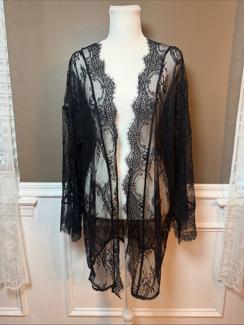 Bluebella Madeline Black Lace Kimono Robe Cover Up S NWT Flawed
